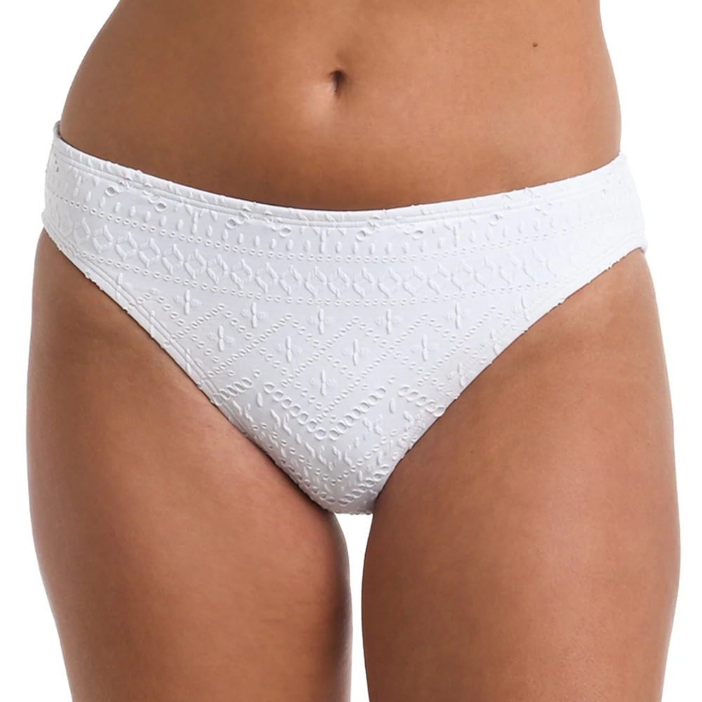 La Blanca 2025 Saltwater Sands White Floral Moderate Coverage Hipster Bottom 12